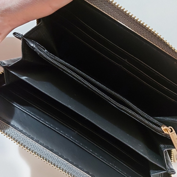 Wallet - Picture 5 of 7